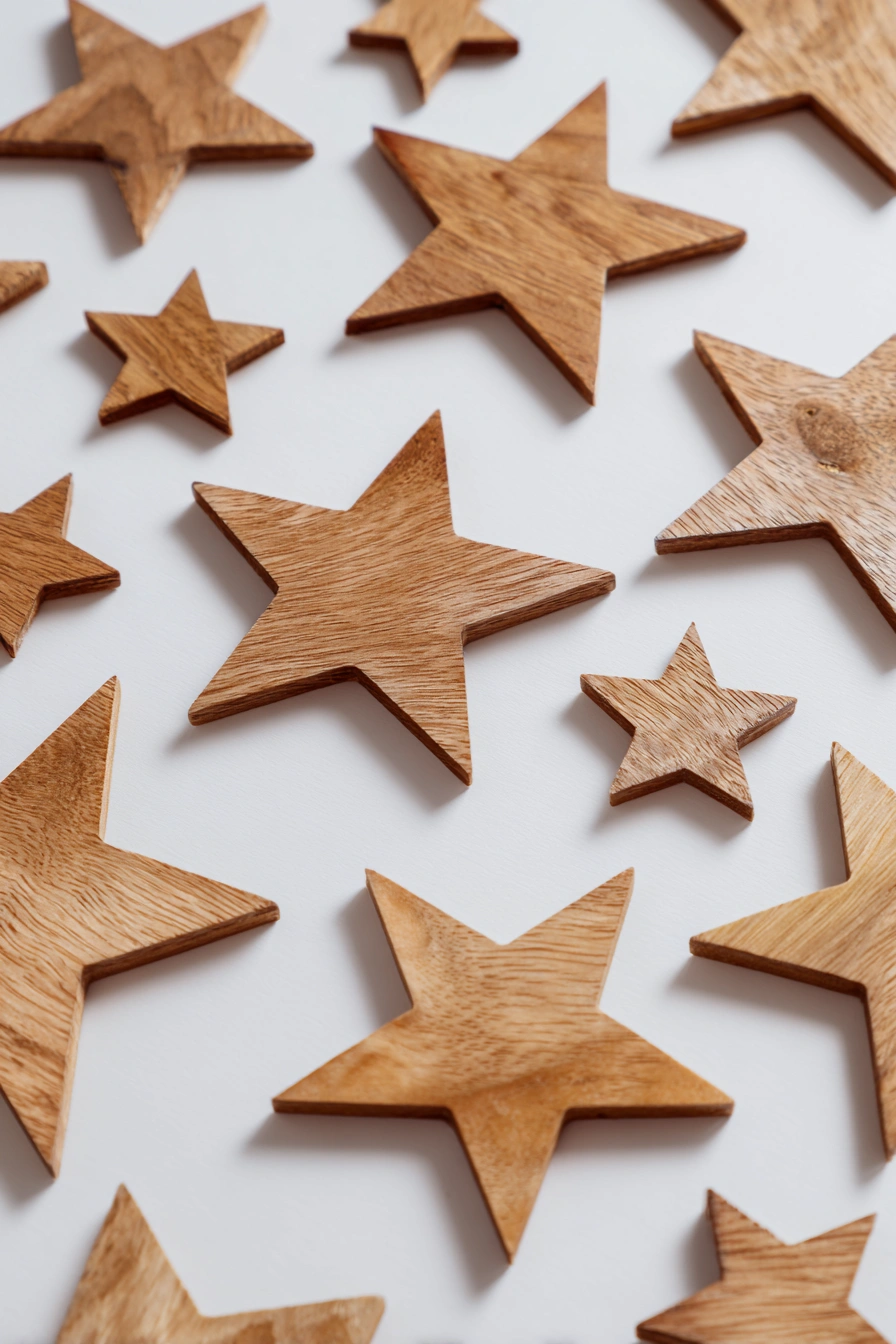 Minimal Wooden Stars for DIY Magic