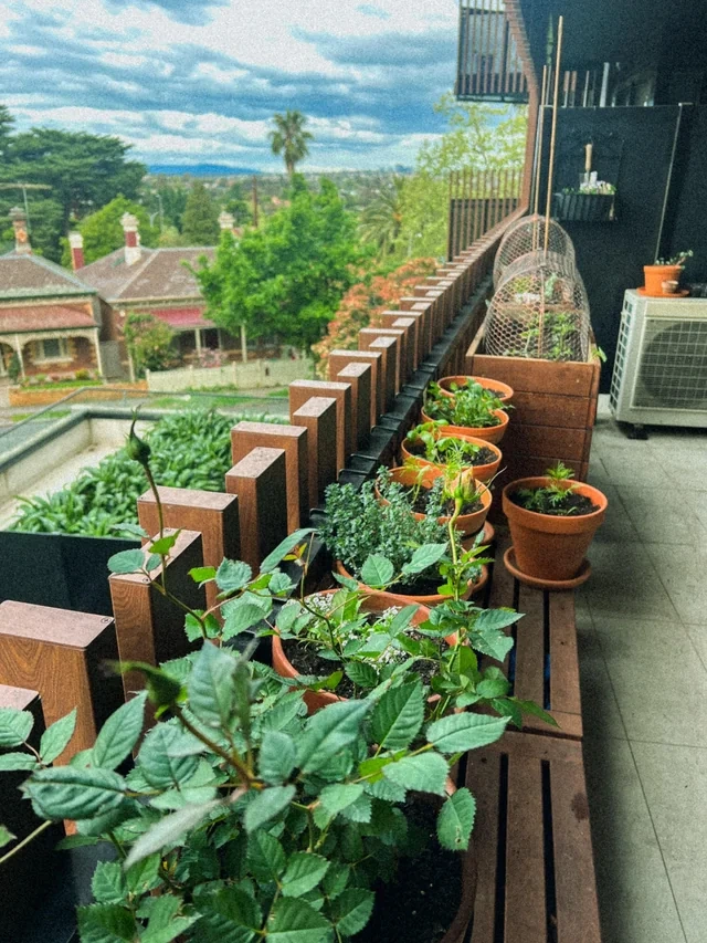 Floor protector for balcony privacy