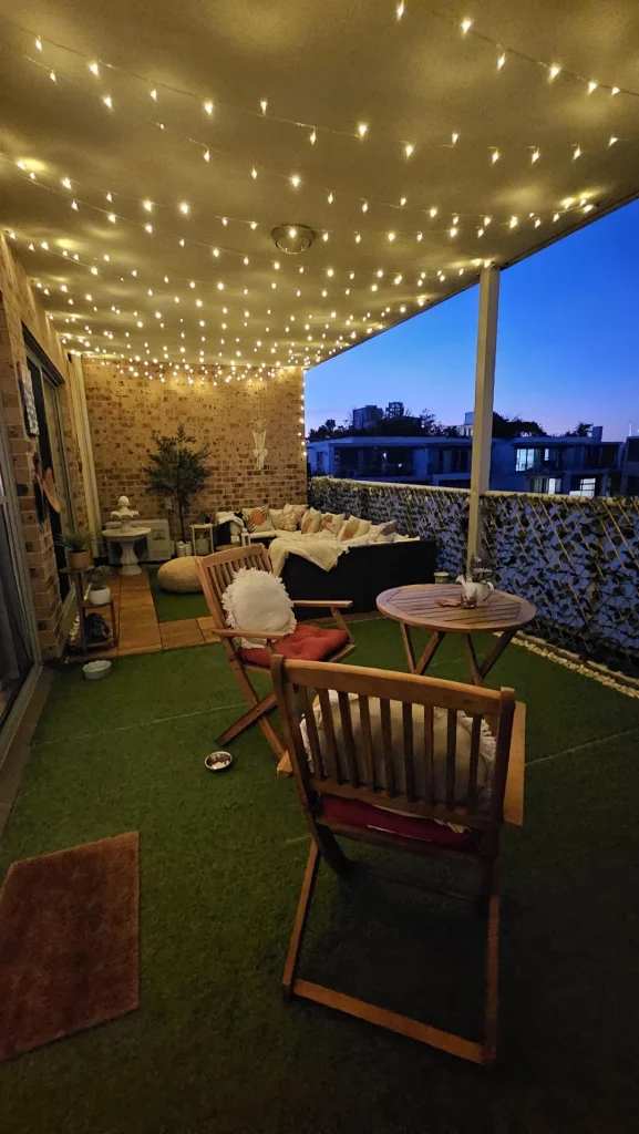 Floor protector for balcony privacy